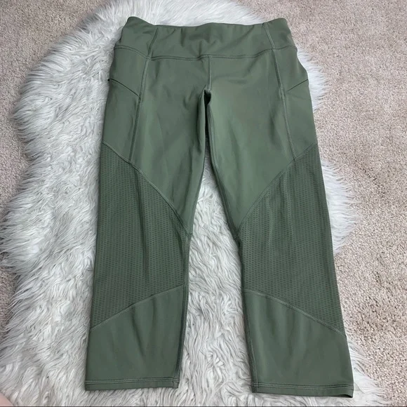 Athleta Olive Green Capri Leggings With Zipper Pockets - Picture 3 of 6